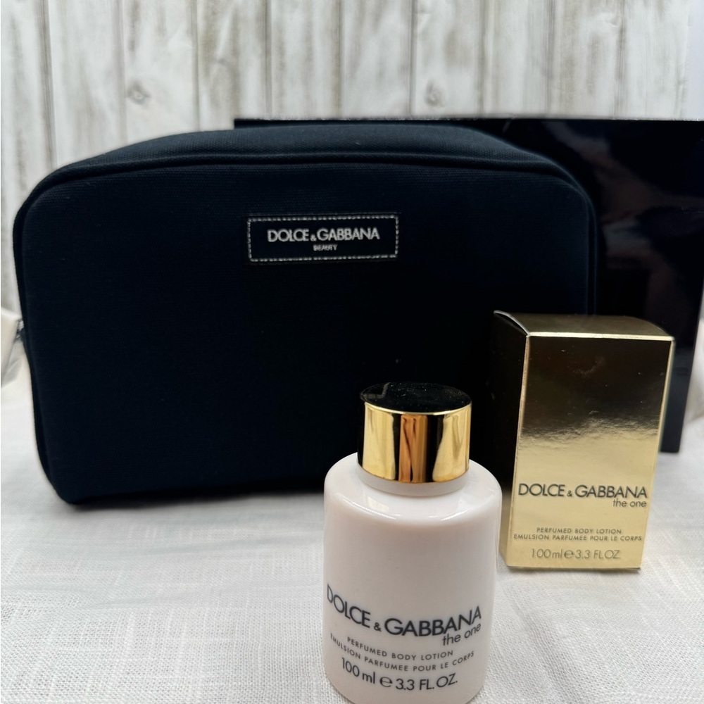 Dolce & Gabbana Make up Bag  and The one Body Lotion - Picture 12 of 13